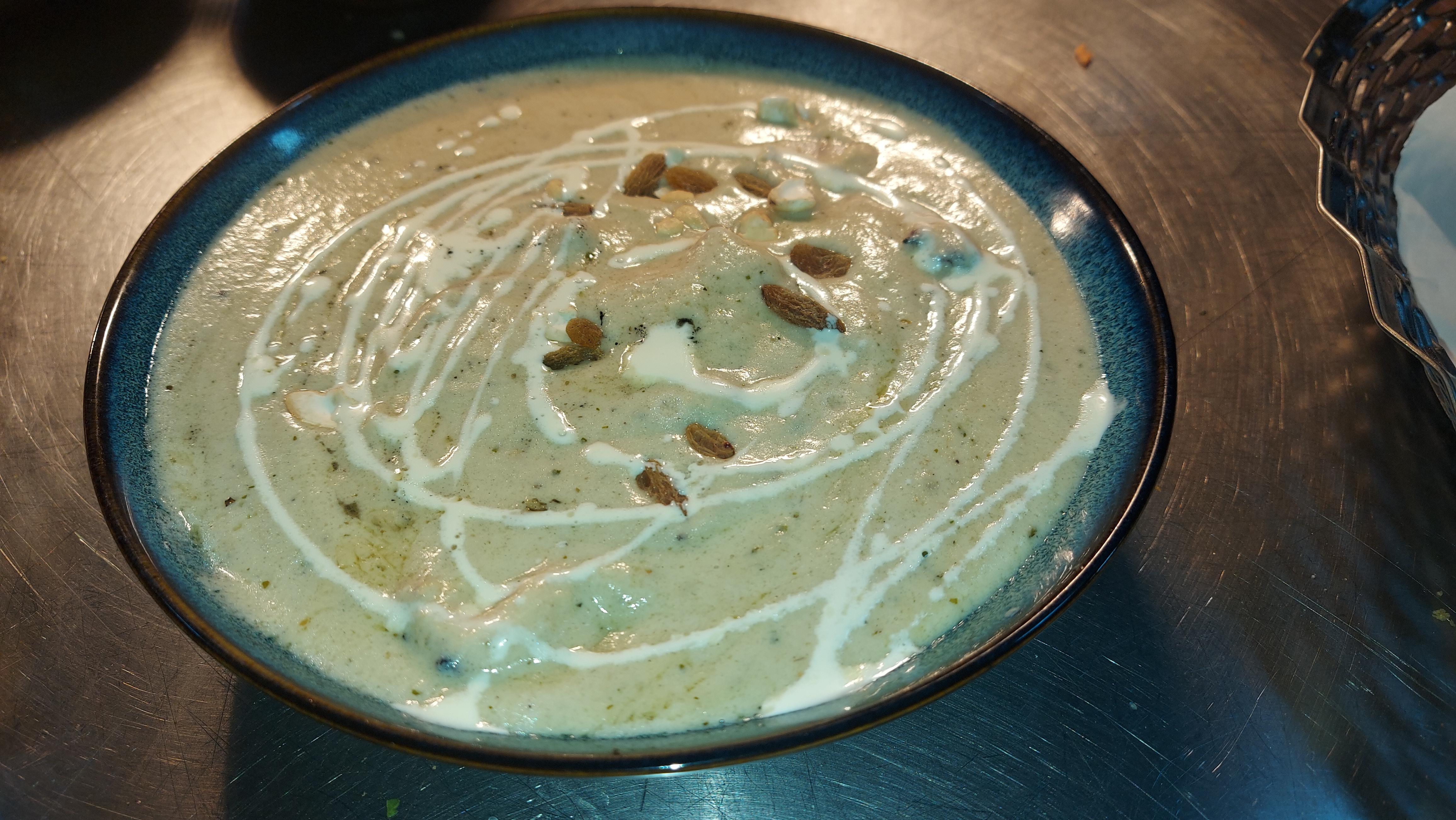 Butter chicken at Lucknow Junction